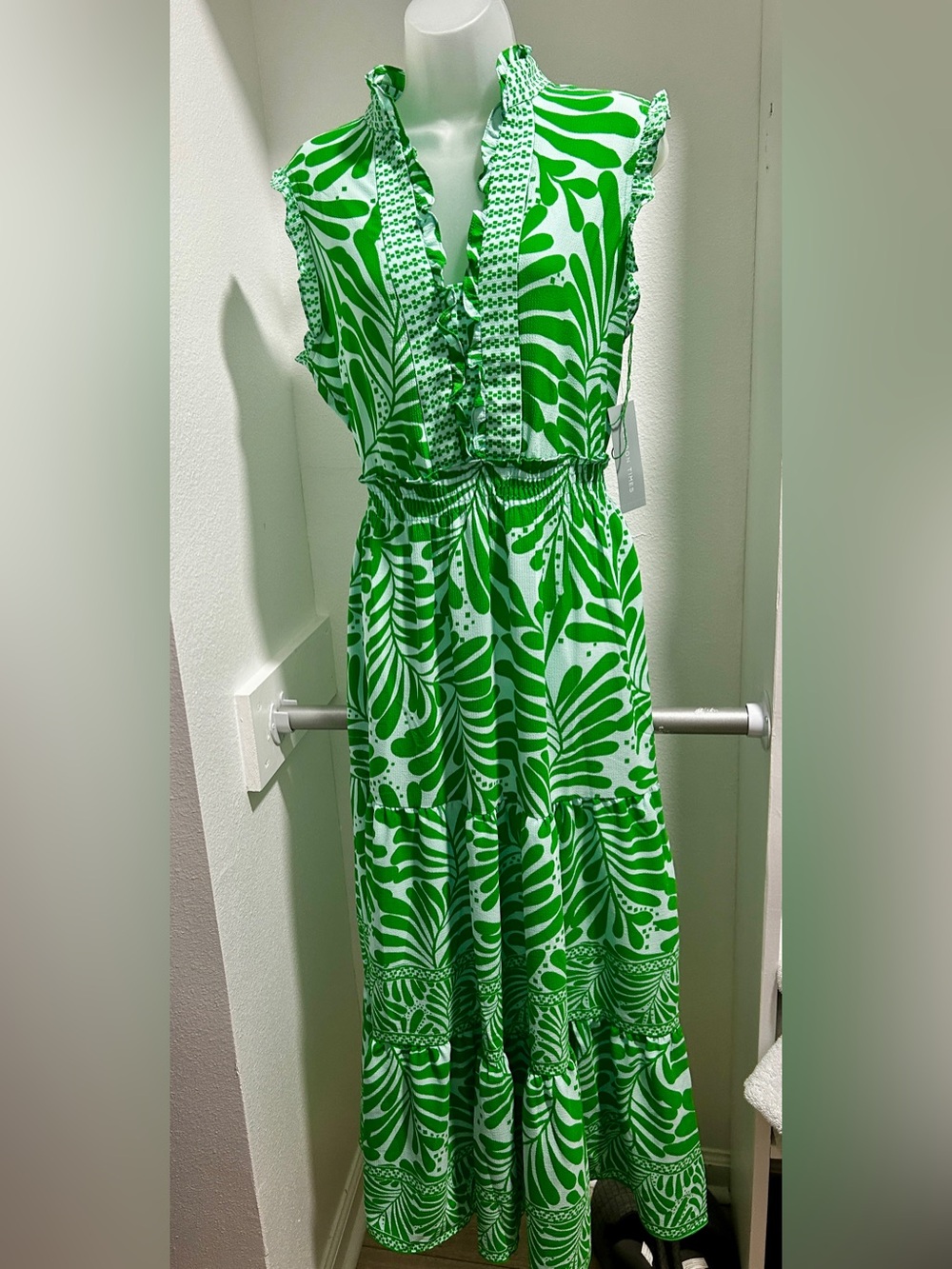 London Times Ruffled Green Maxi Dress. 12